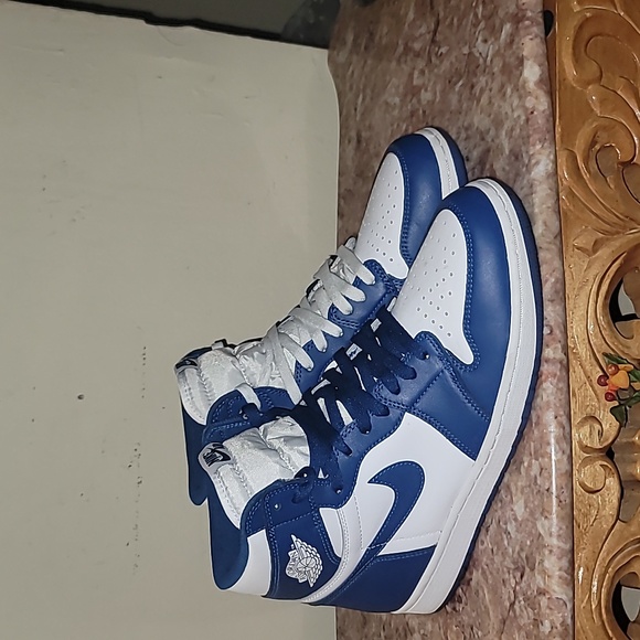 Retro Jordan 1's - Picture 3 of 7
